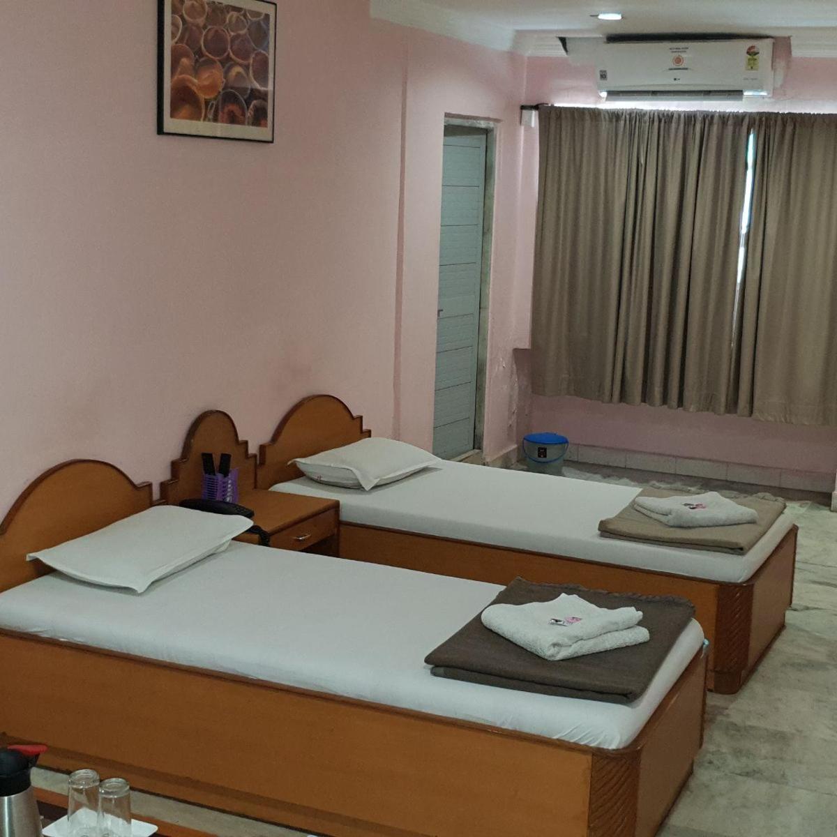 Gāndhīdhām Hotel Flamingo المظهر الخارجي الصورة